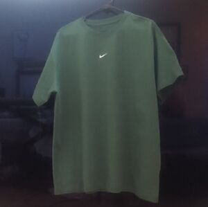 Nike Men's Forest Green Short Sleeve Tee